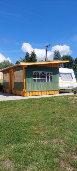 GyenesCamping Wohnwagen Knaus 1 Rechts
